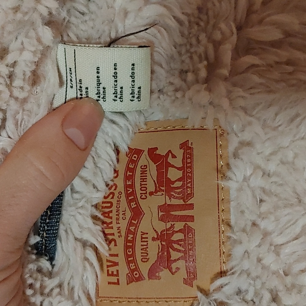 Levis Jean Jacket - Picture 7 of 13